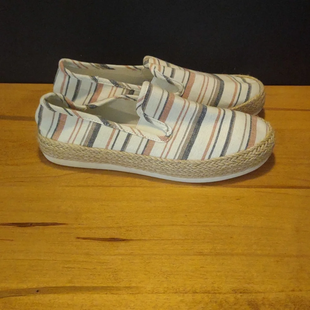 Esprit Women's 7.5m Multicolor Canvas‎ Espadrilles